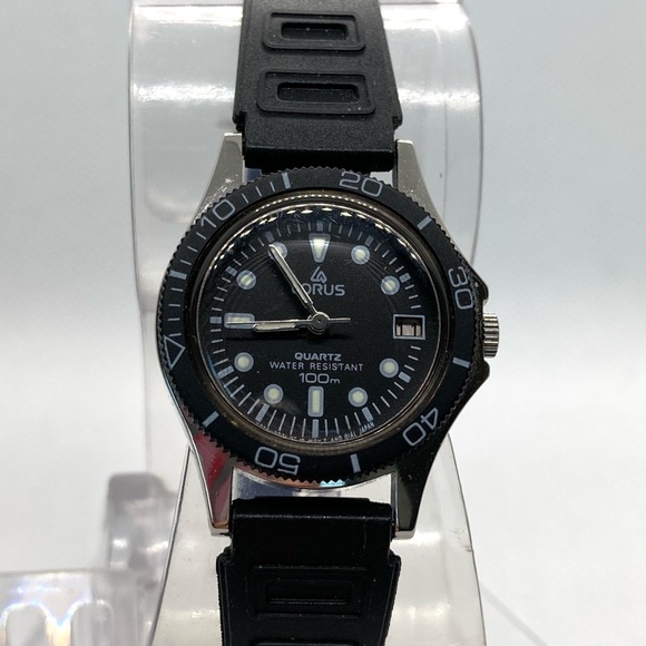 Vintage Lorus Sports Women Watch Silver Tone Black Dial New Battery - Picture 9 of 9